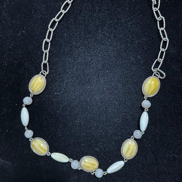 Vintage Gold-Tone Costume Jewelry Set – Bracelet, Choker & Long Necklace - Picture 11 of 15